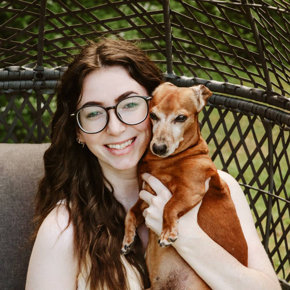 Kaylee women with pet